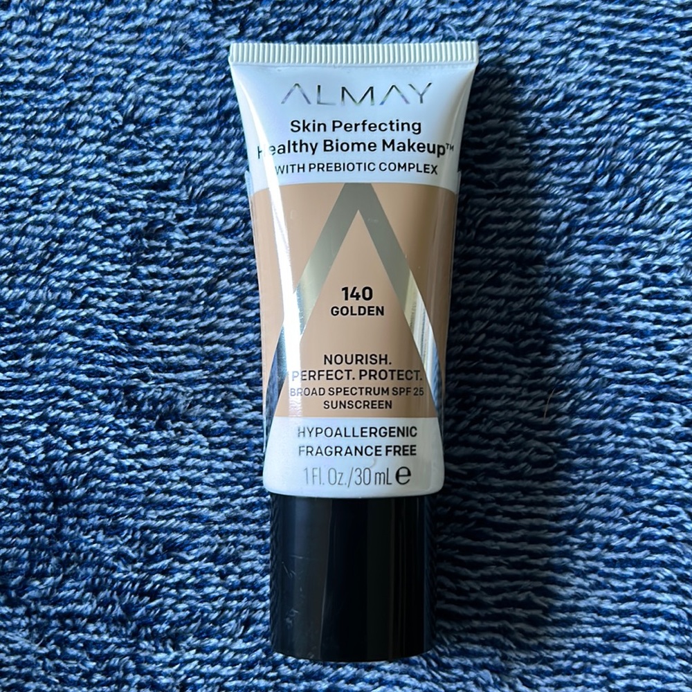 Almay skin perfecting healthy biome makeup with prebiotic complex. 140 Golden